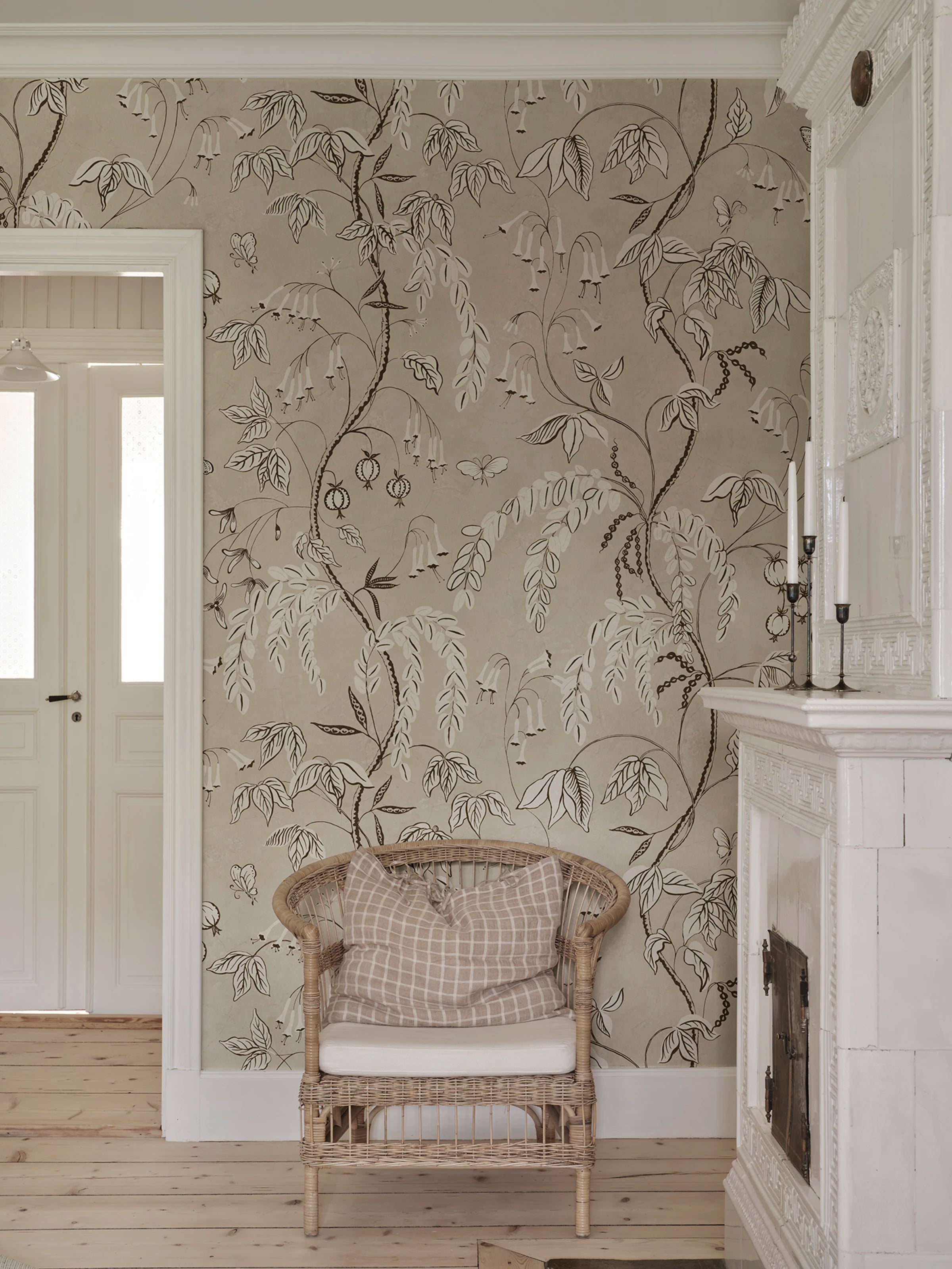 Ottilia wallpaper by Sandberg – Beige – Sand colourway, styled on an interior wall