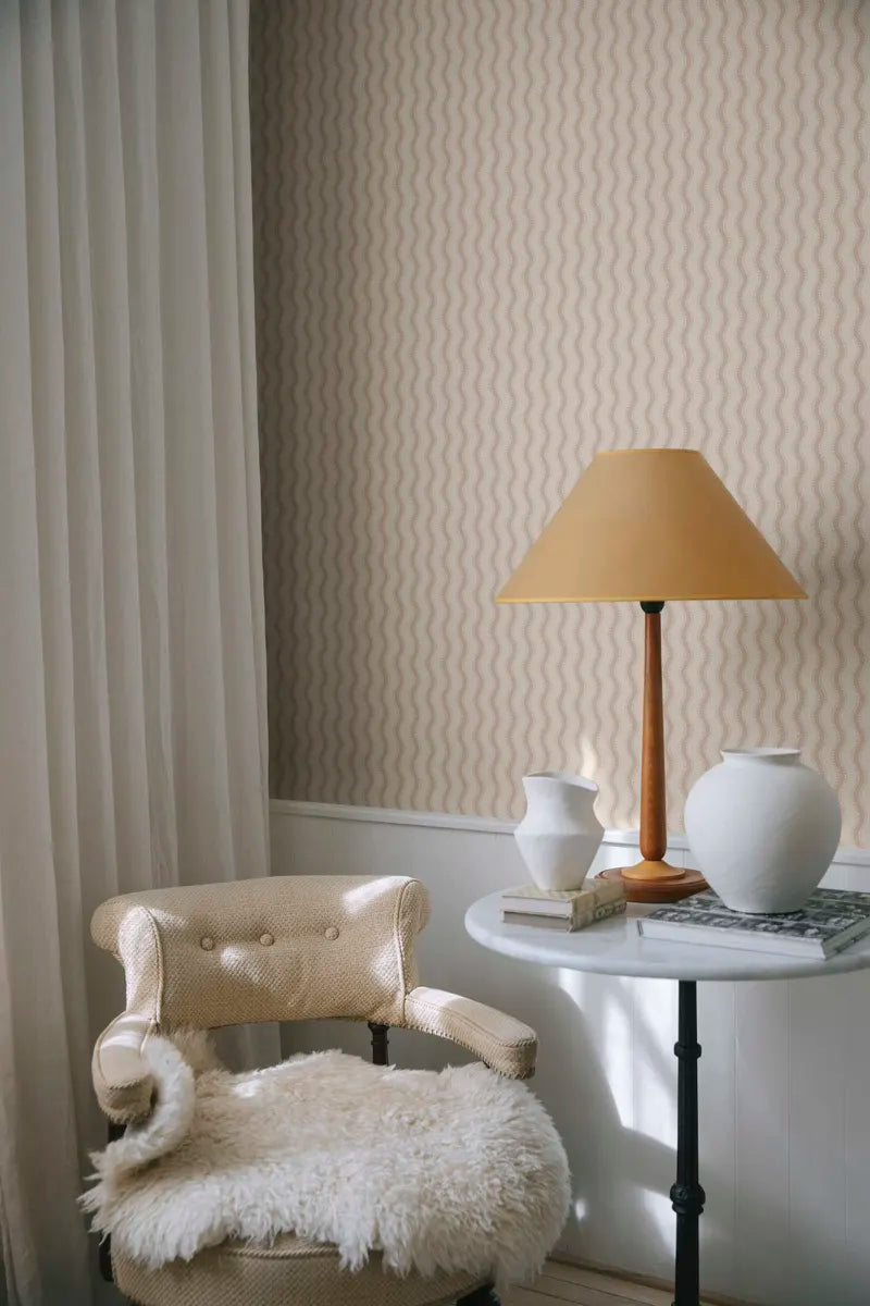 Erik wallpaper by Sandberg in a room setting