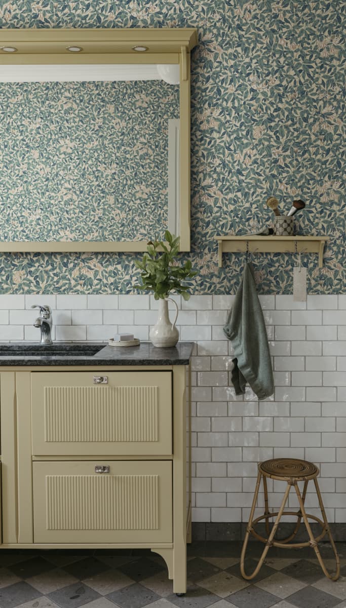 Linnea wallpaper by Sandberg in a room setting