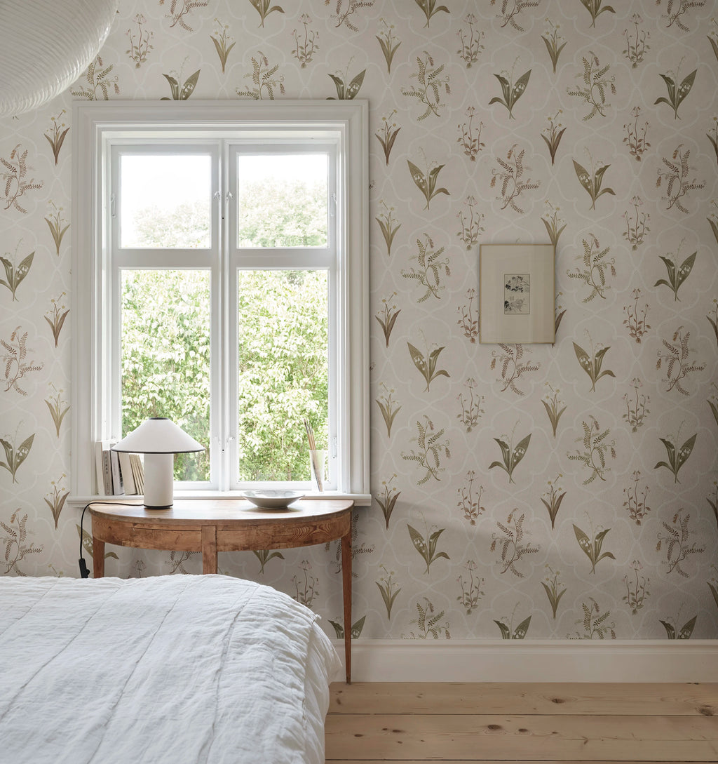 Louise wallpaper by Sandberg – botanical design, Pastel, styled in a second room setting