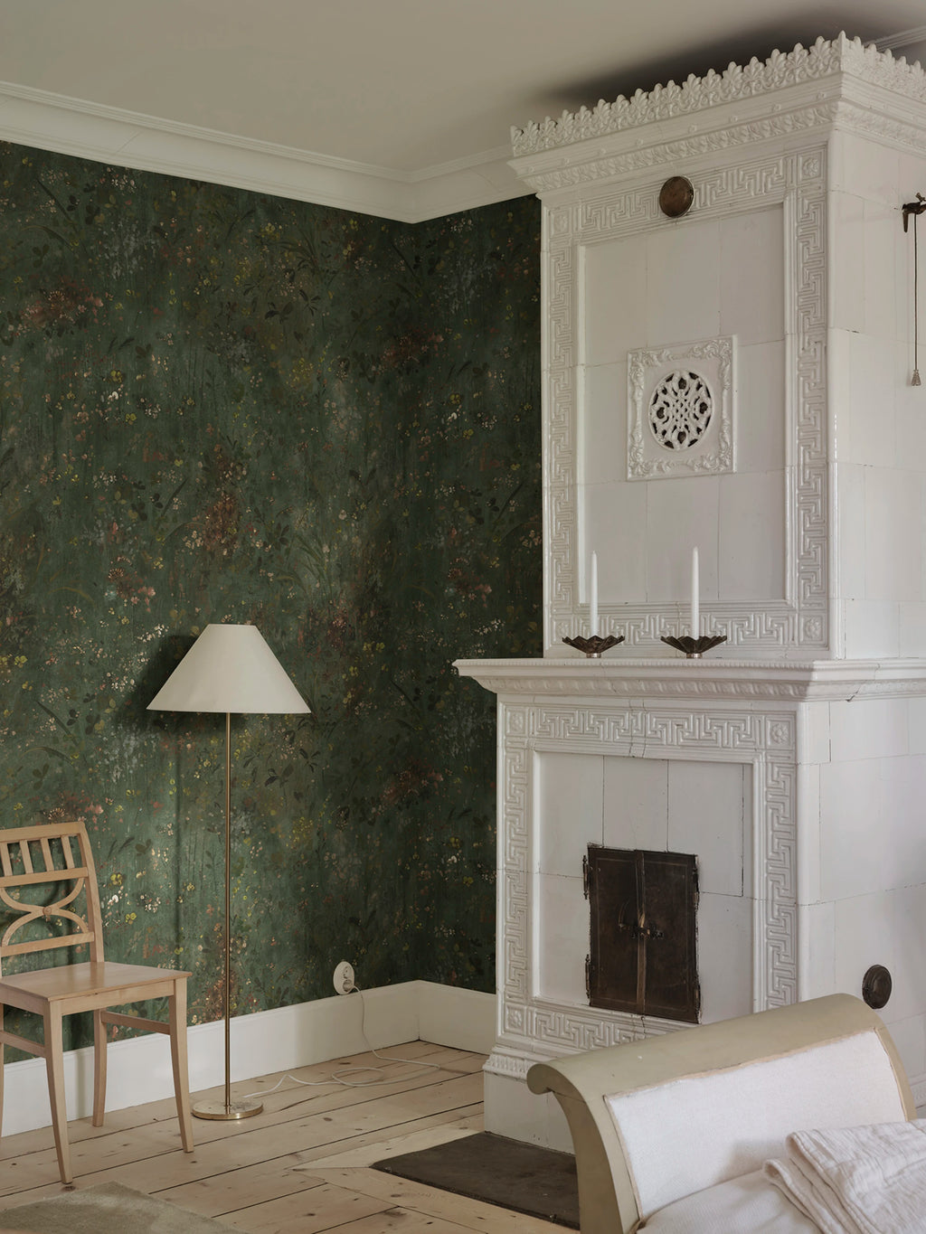 Juni wallpaper by Sandberg – floral design, Forest Green, styled on an interior wall
