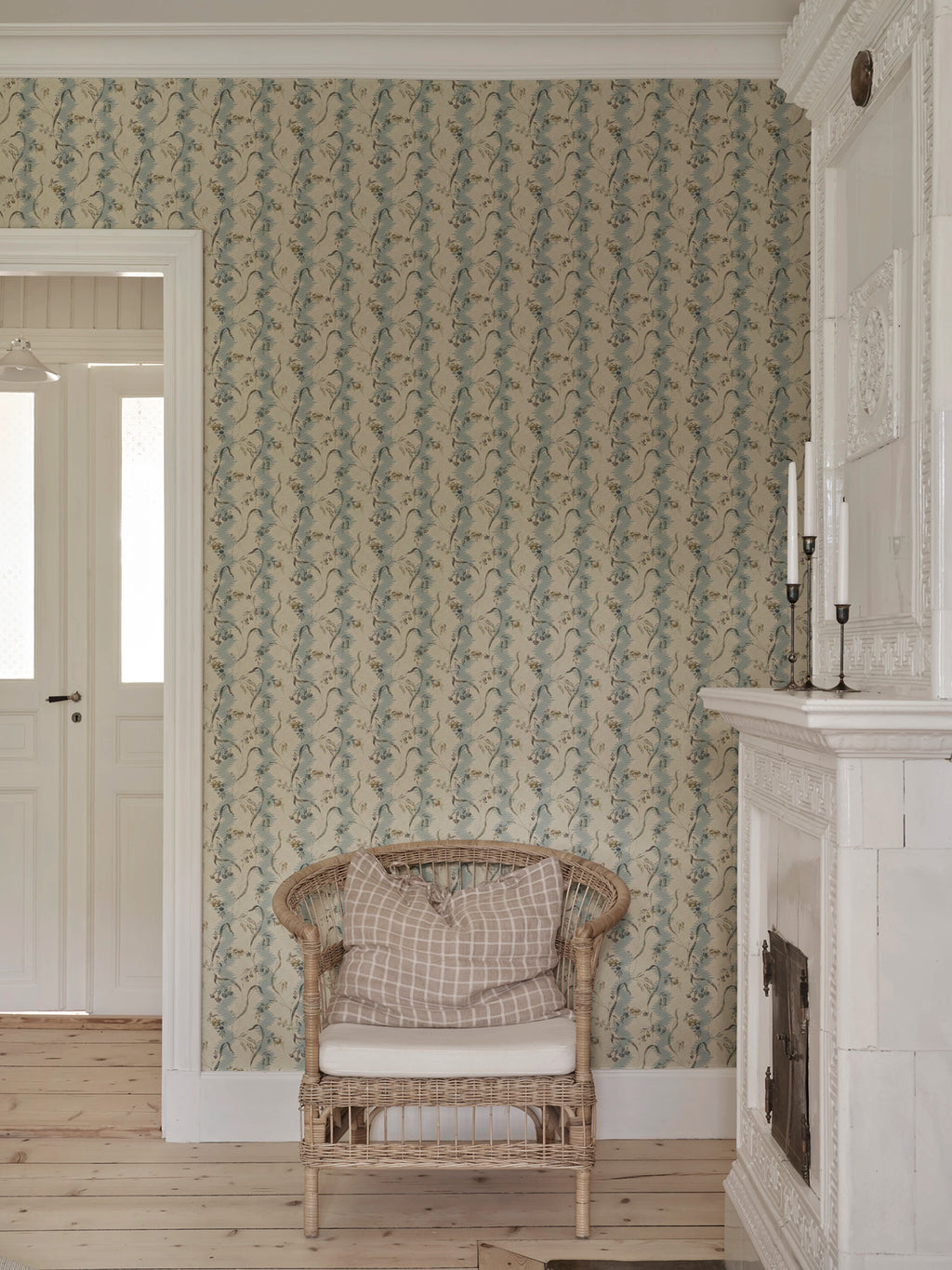 Beatrice wallpaper by Sandberg – floral design, Misty Blue, styled on an interior wall
