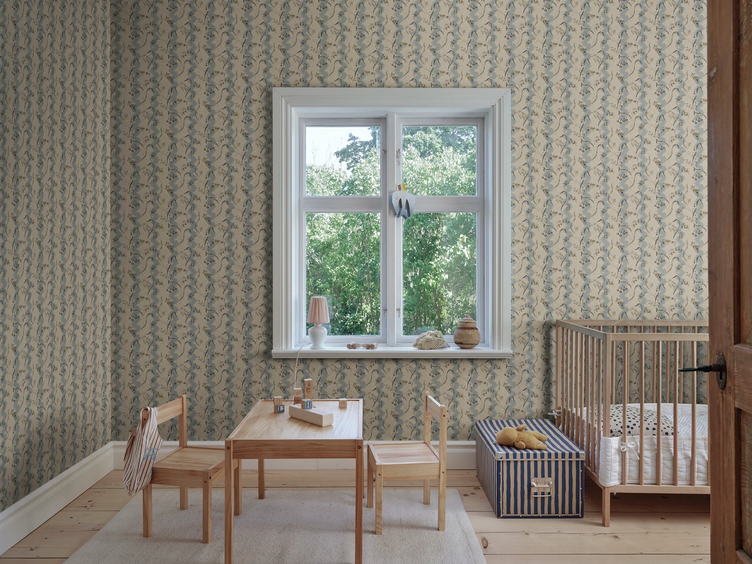 Beatrice wallpaper by Sandberg – floral design, Misty Blue, styled in a second room setting