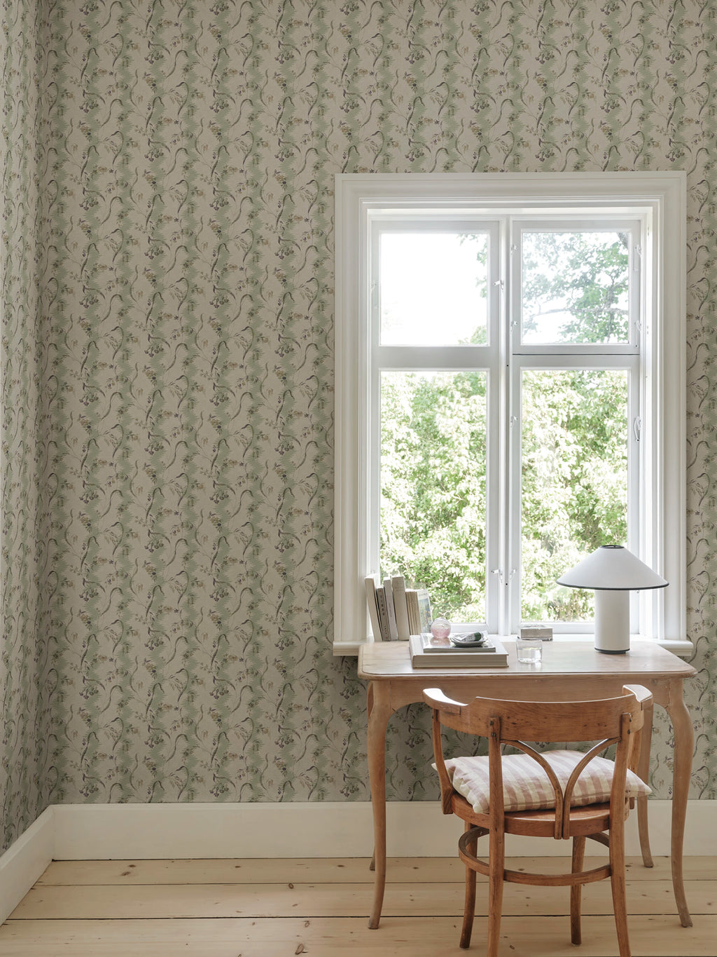 Beatrice wallpaper by Sandberg – floral design, Light Green, styled in a second room setting
