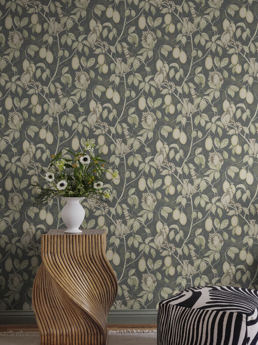 Elliot wallpaper by Sandberg in a room setting