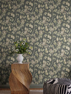Elliot wallpaper by Sandberg in a room setting