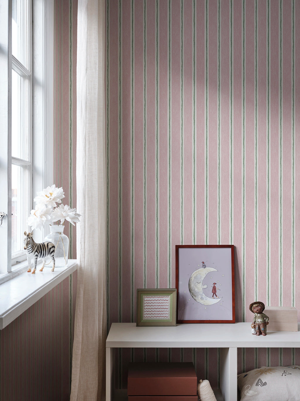 Albin wallpaper by Sandberg – stripe design, Pink – styled in a room setting, view 11