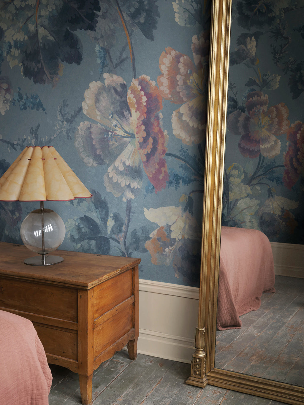 Ines wallpaper by Sandberg – floral design, Blue – styled in a room setting, view 3
