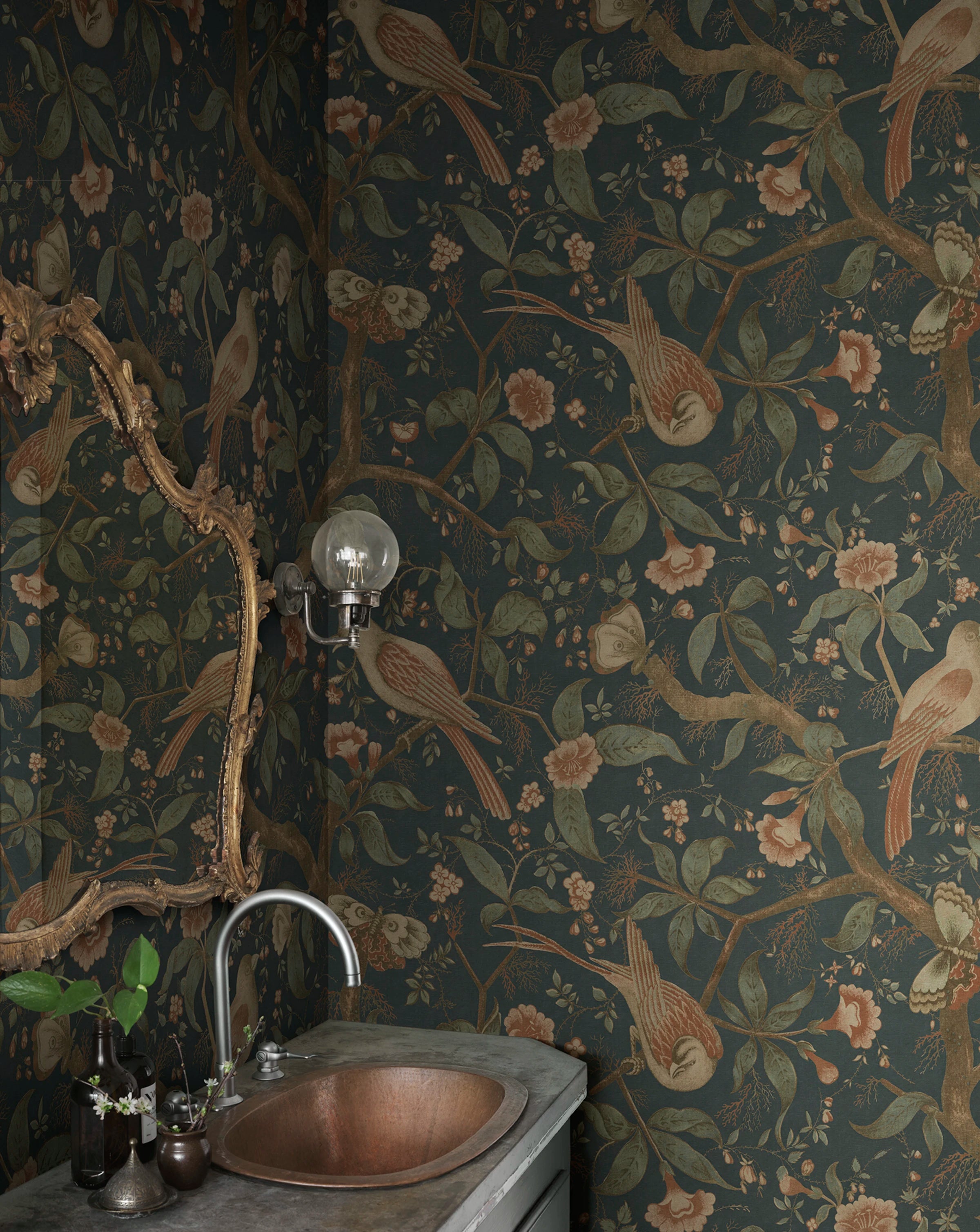Alexa wallpaper by Sandberg – chinoiserie design, Blue – Classic Blue – styled in a room setting, view 2