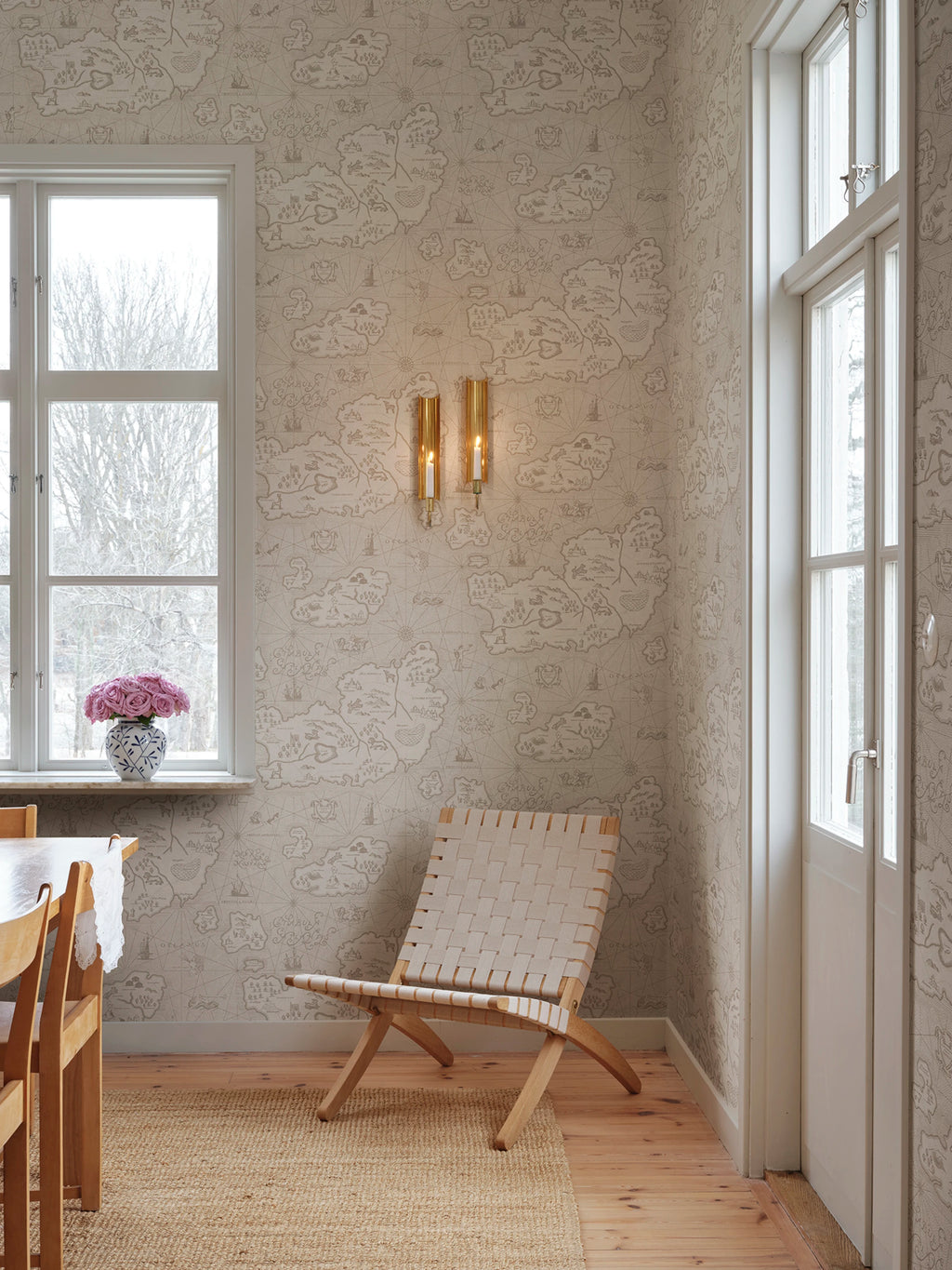 Ferdinand wallpaper by Sandberg – kids & nursery design, Beige – styled in a room setting