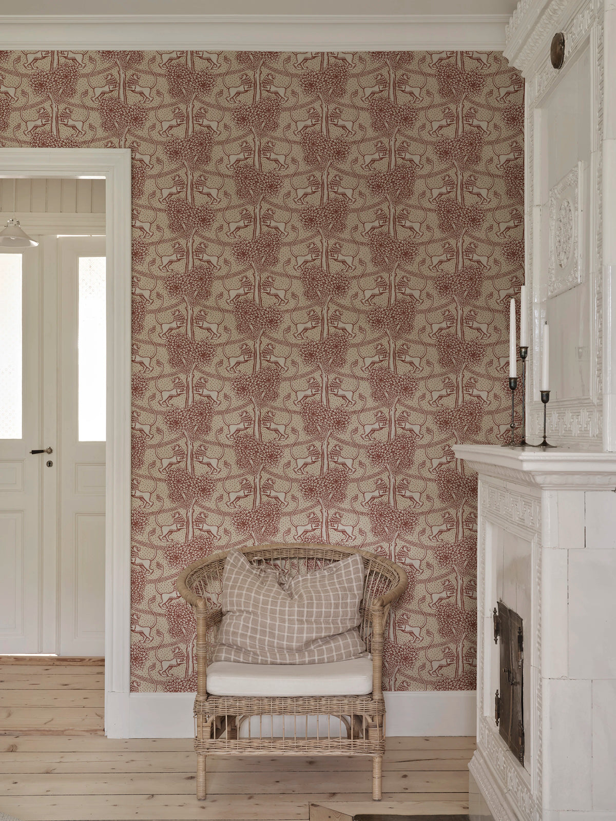 Leopold wallpaper by Sandberg – animals design, Red – Burgundy