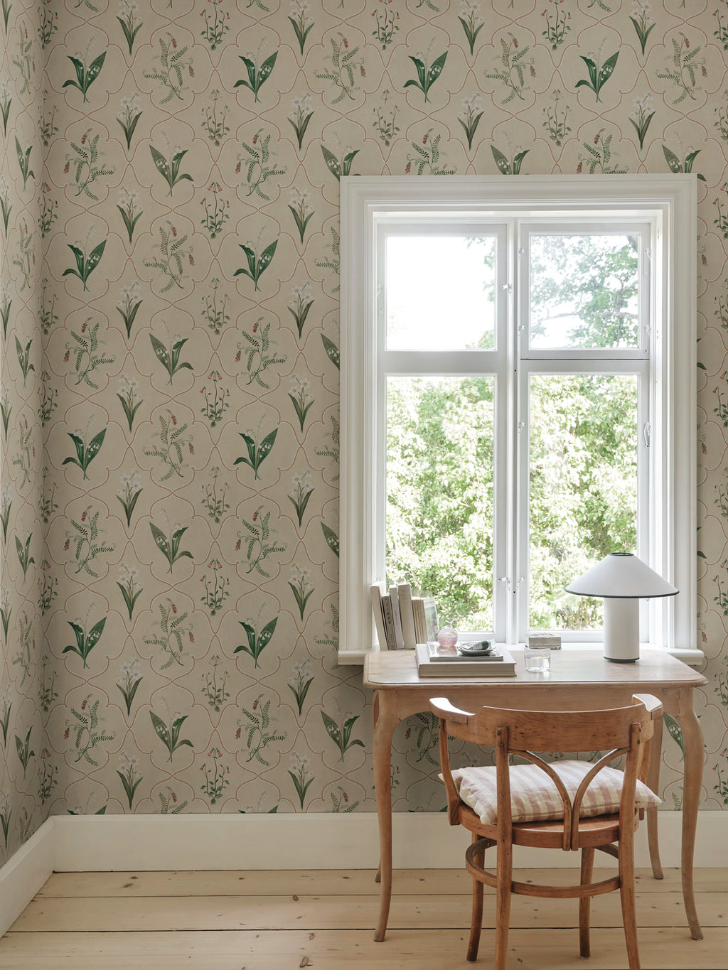 Louise wallpaper by Sandberg – Green colourway, styled in a second room setting