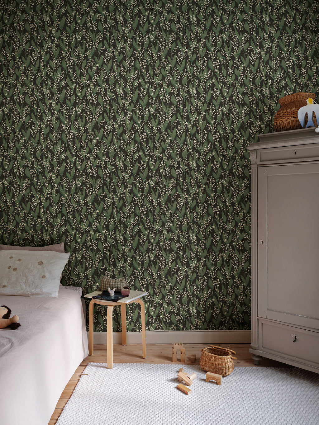 Liljekonvalj wallpaper by Sandberg in Charcoal, styled in a room, view 2
