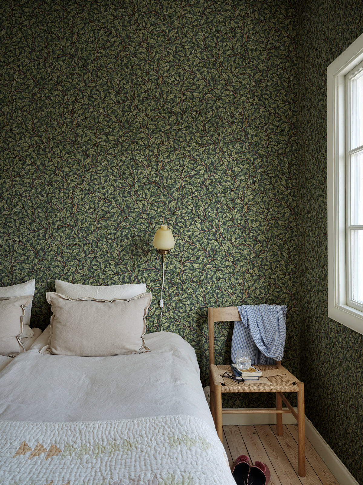 Jonas wallpaper by Sandberg in Charcoal, styled in a room, view 2