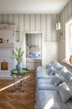 Natalie wallpaper by Sandberg in a room setting