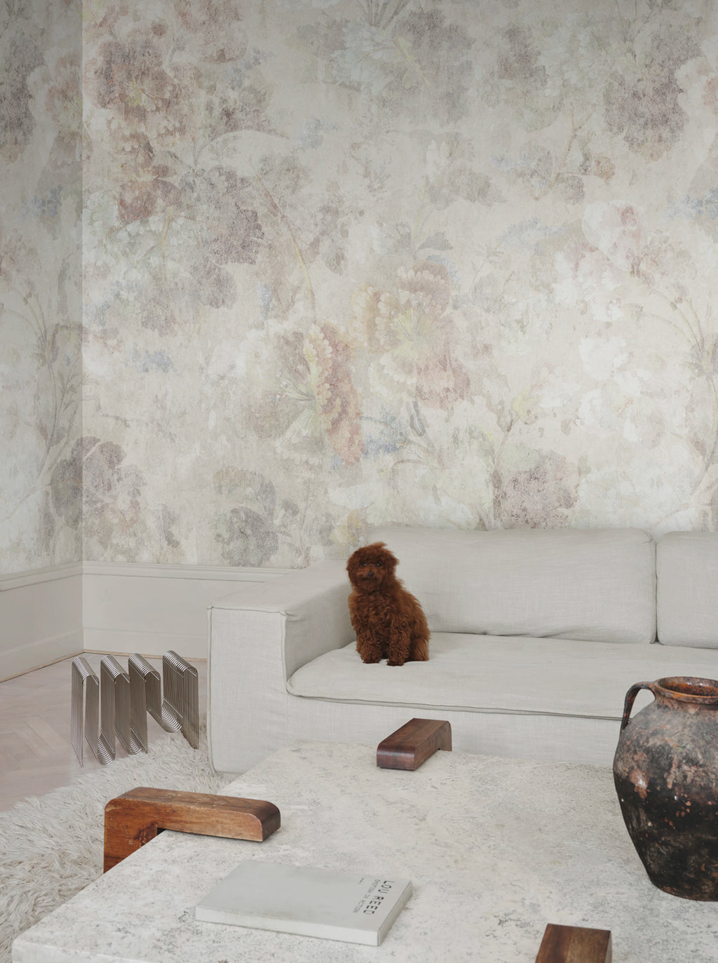 Ines wallpaper by Sandberg – floral design, Beige – Sand – styled in a room setting, view 7