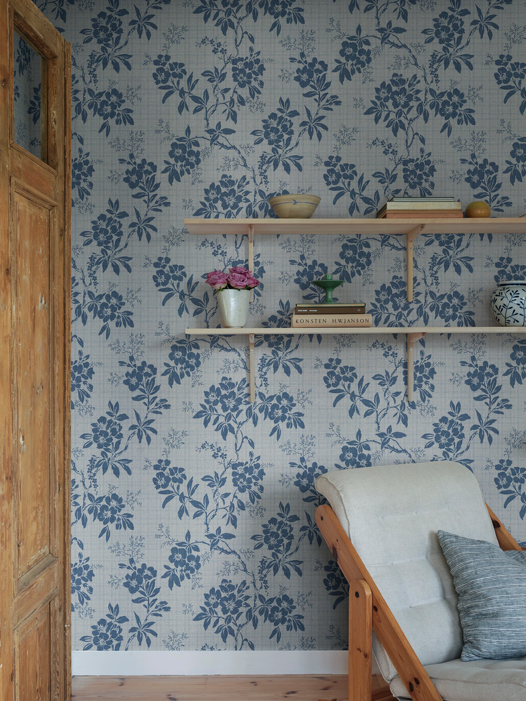 Vera wallpaper by Sandberg – floral design, Blue