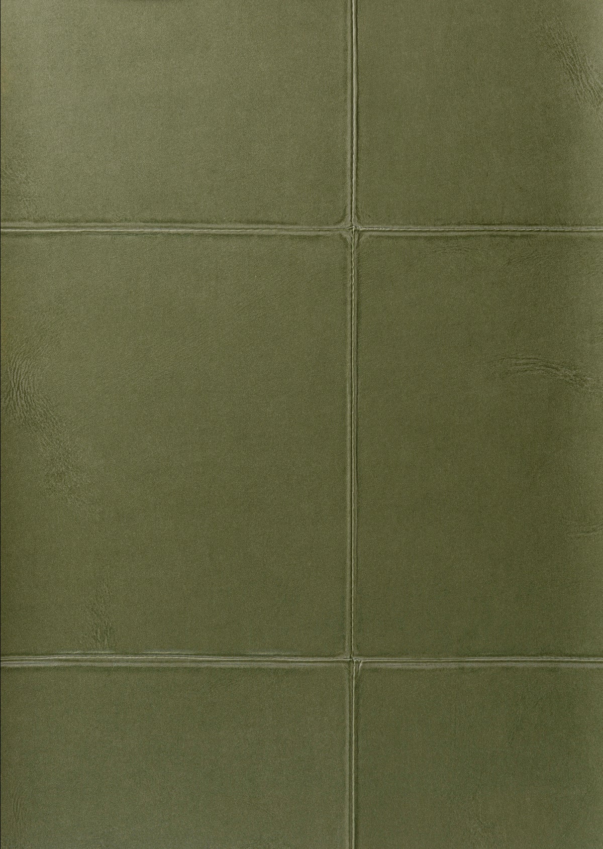 Campo wallpaper by Arte in Green (Olive) – flat swatch of the tiled leather pattern