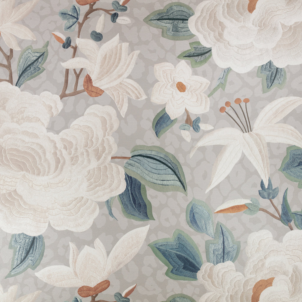 Lavinia wallpaper by Romo in Luna – floral design