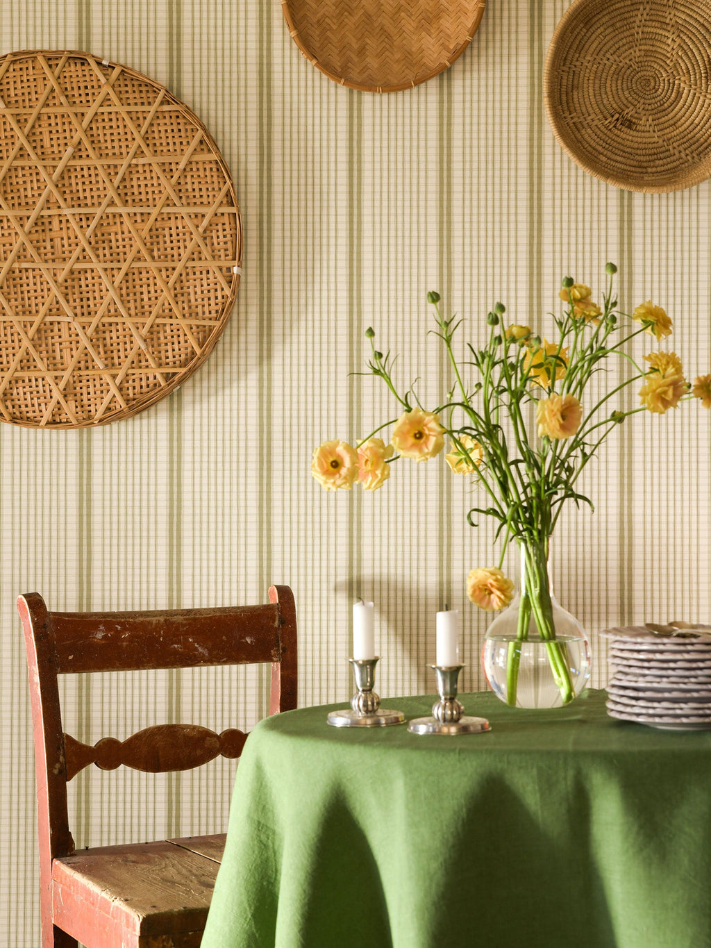 Como wallpaper by Langelid/von Bromssen - stripe design in Green