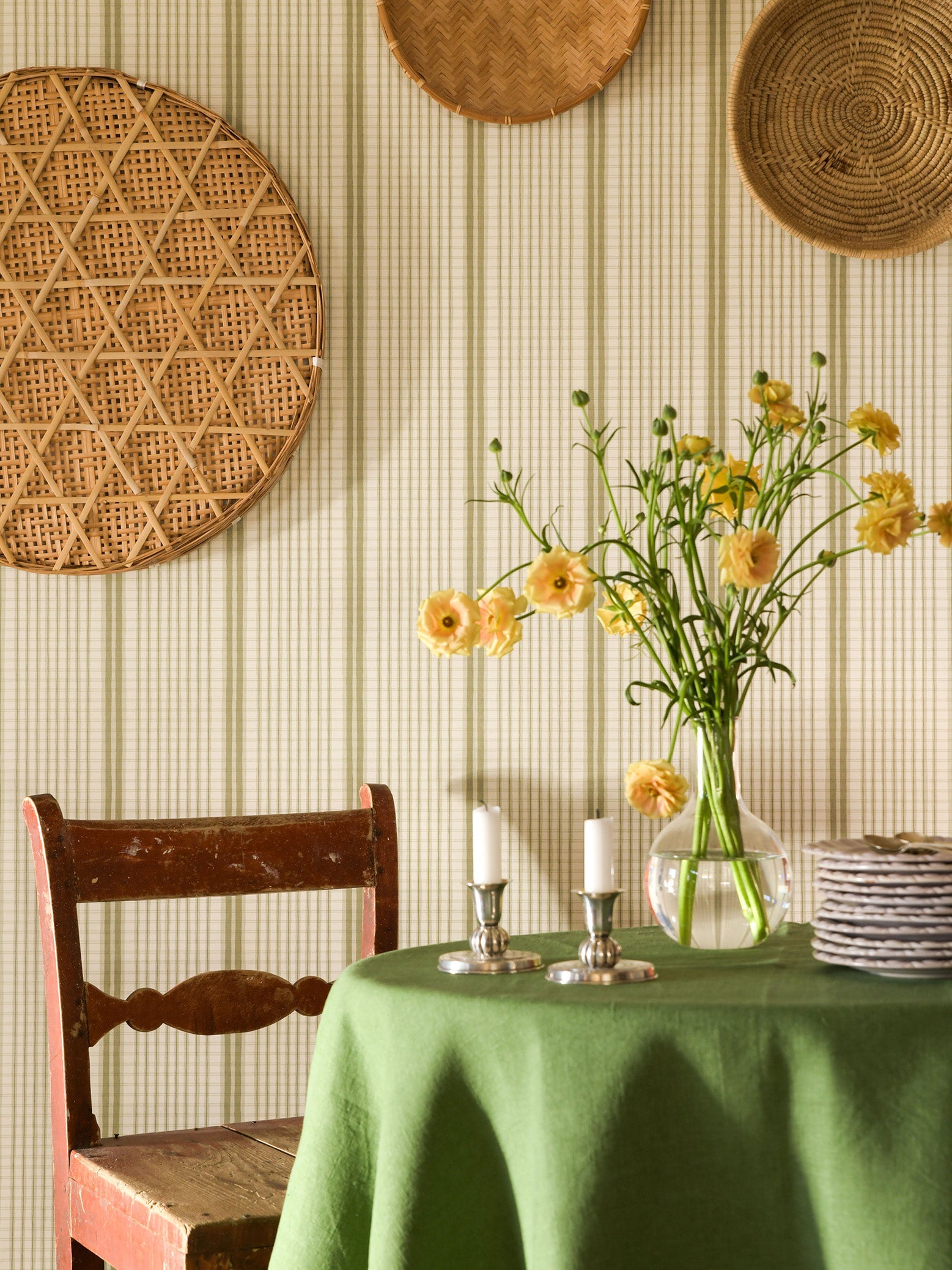 Como wallpaper by Langelid/von Bromssen - stripe design in Green