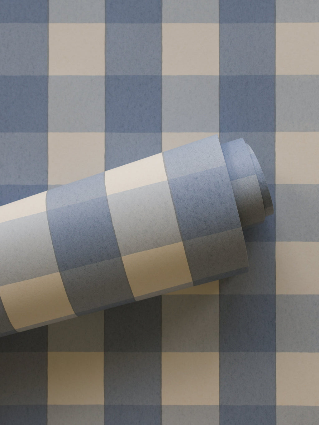 Picnic wallpaper by Langelid/von Bromssen - geometric design in Blue