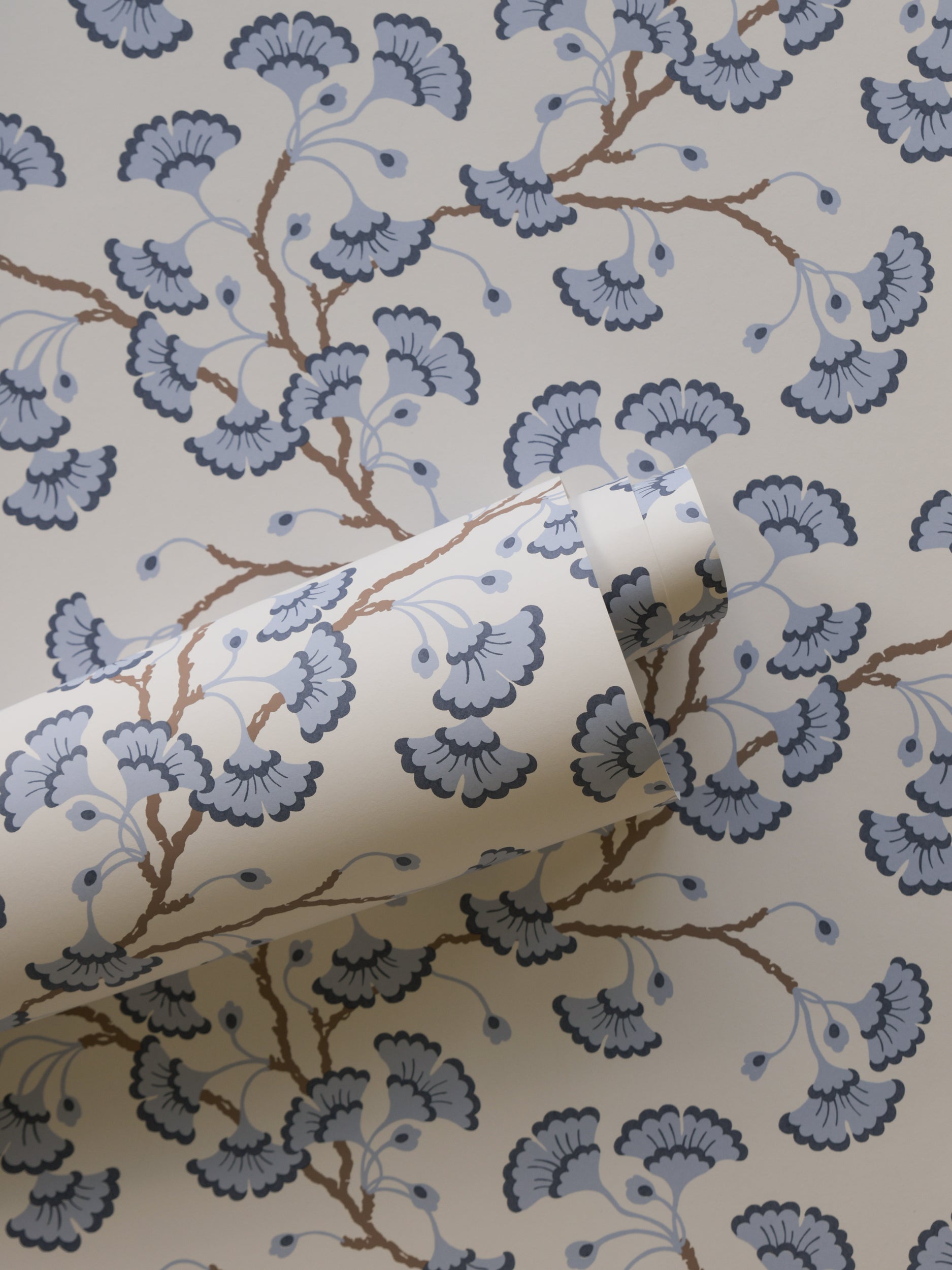 Ginkgo Garden wallpaper by Langelid/von Bromssen - botanical design in Blue