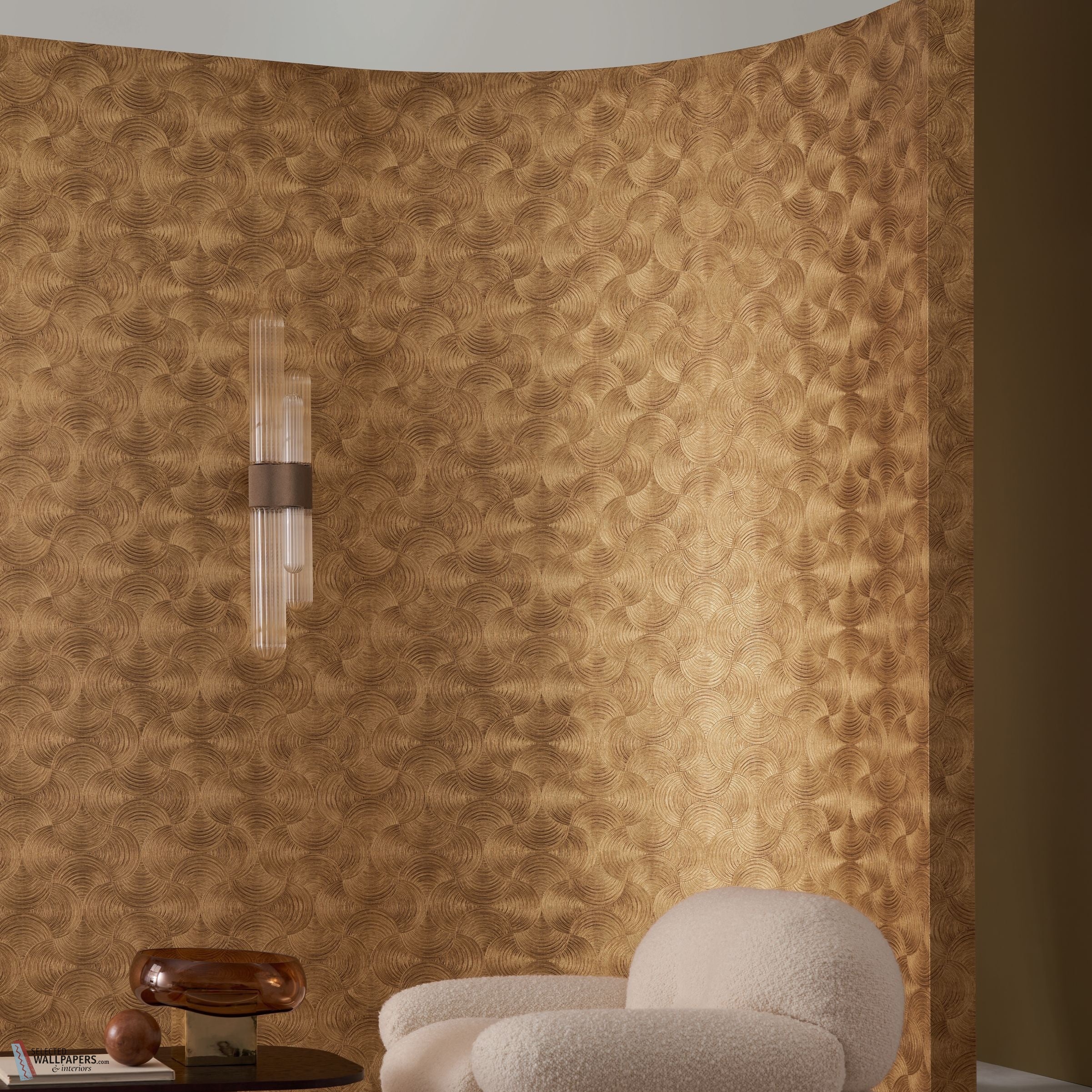 Aphelie wallpaper by Casamance in Brown – Copper, styled room shot
