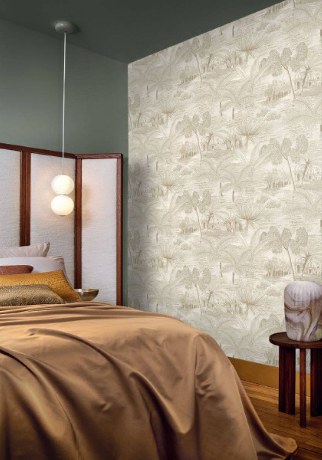 Baharia wallpaper by Casamance in White – Gold, styled room shot