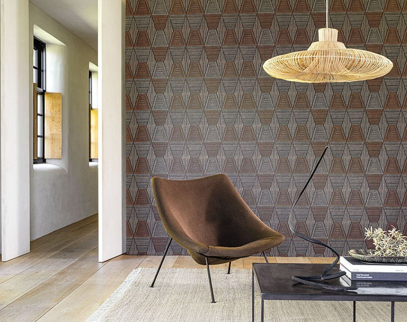 Daia wallpaper by Casamance in Beige – Taupe, styled room shot