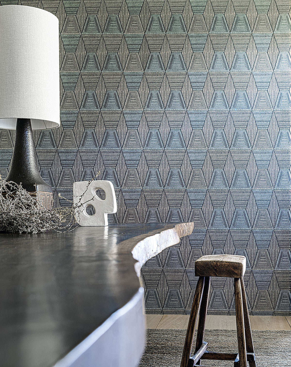 Daia wallpaper by Casamance in Black – Frost, styled room shot