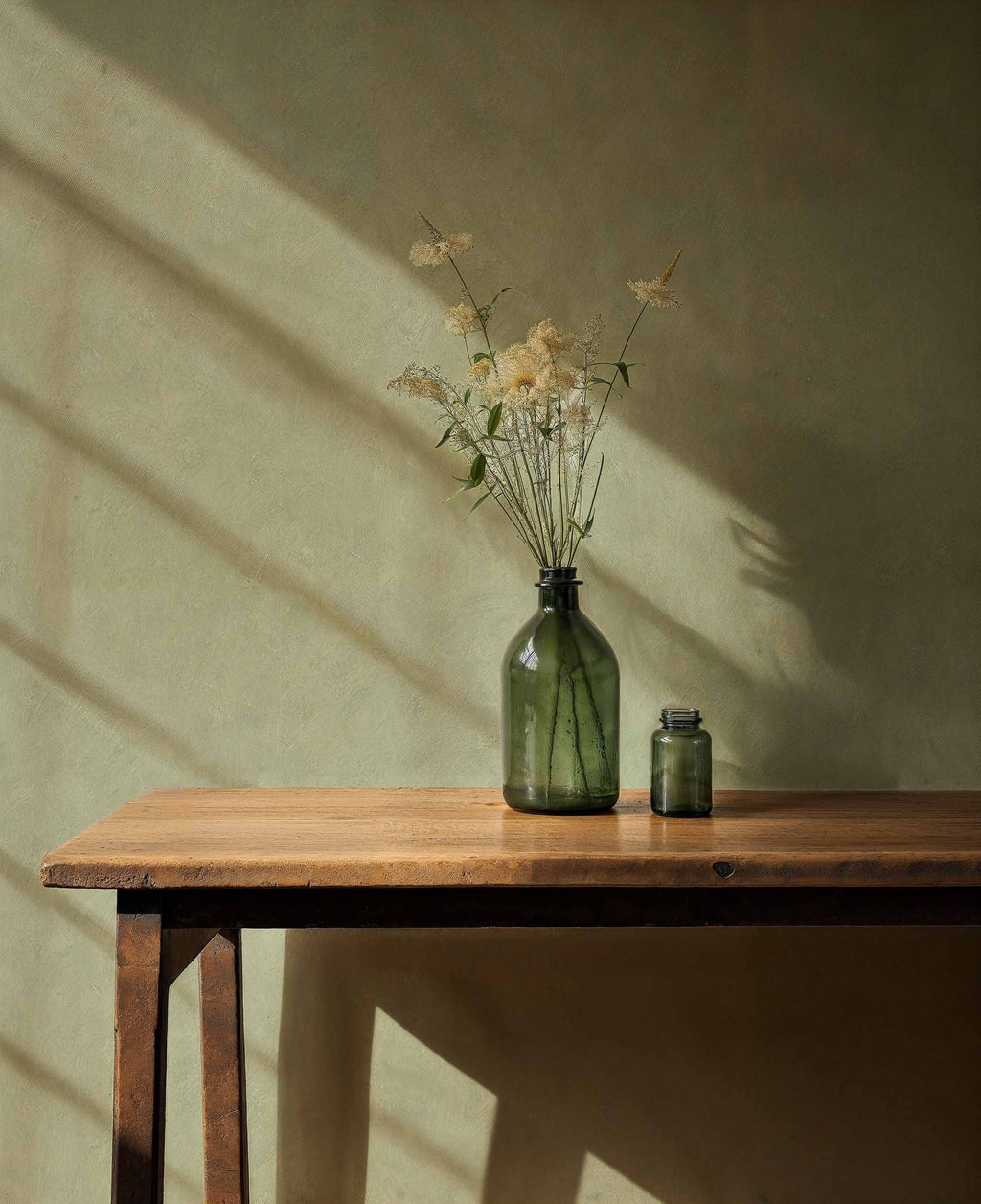 Estuco wallpaper by Coordonné in Green, styled room