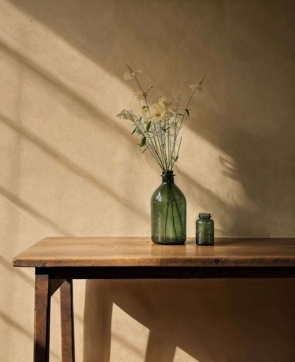 Estuco wallpaper by Coordonné in Beige, styled room