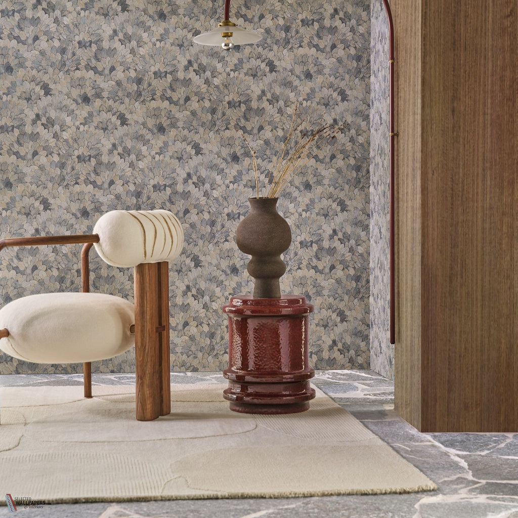 Feijoa wallpaper by Casamance in Grey – Storm, styled room shot