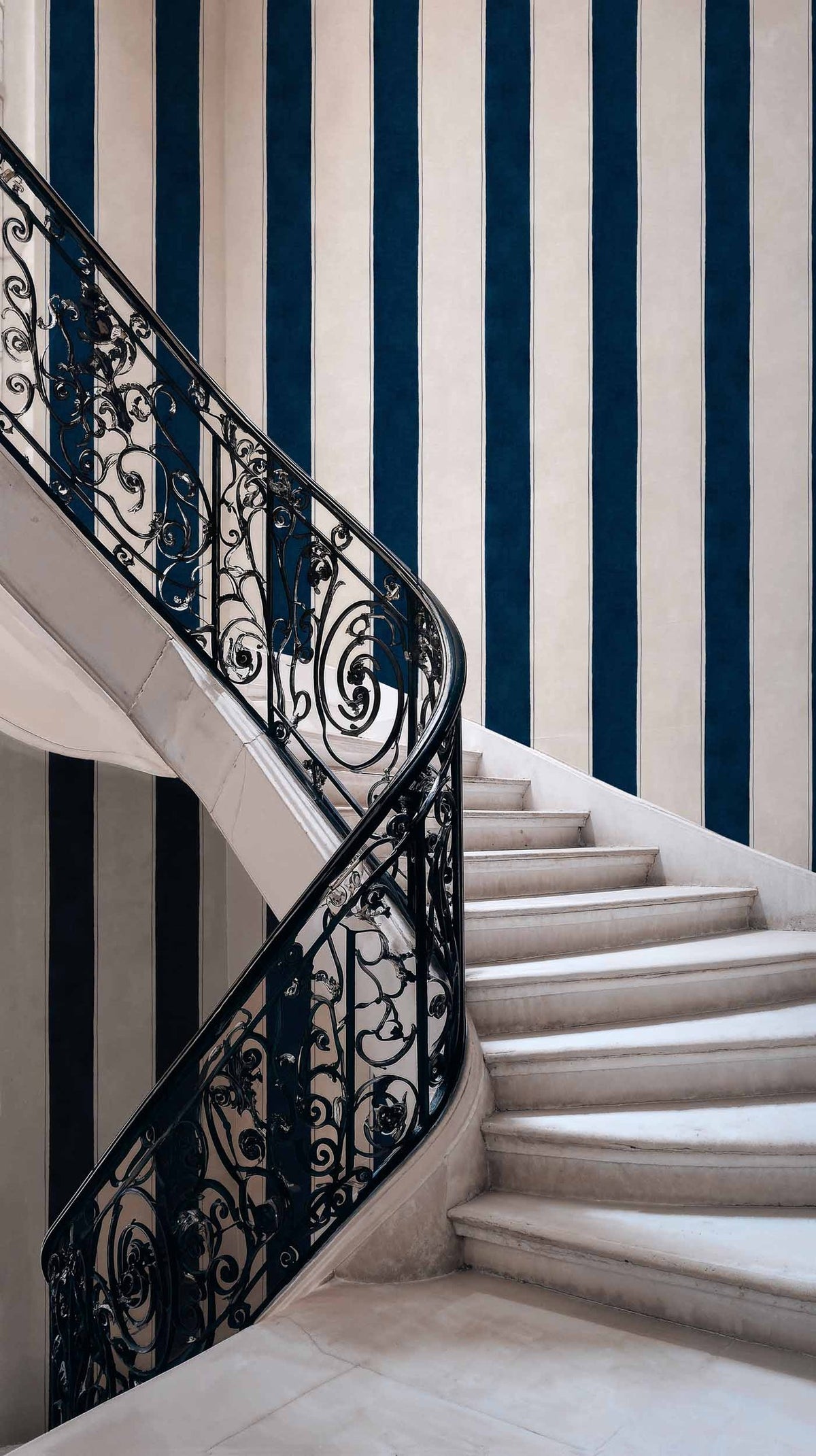 Florentine Stripe wallpaper by Coordonné in Blue – Ultramarine, styled room