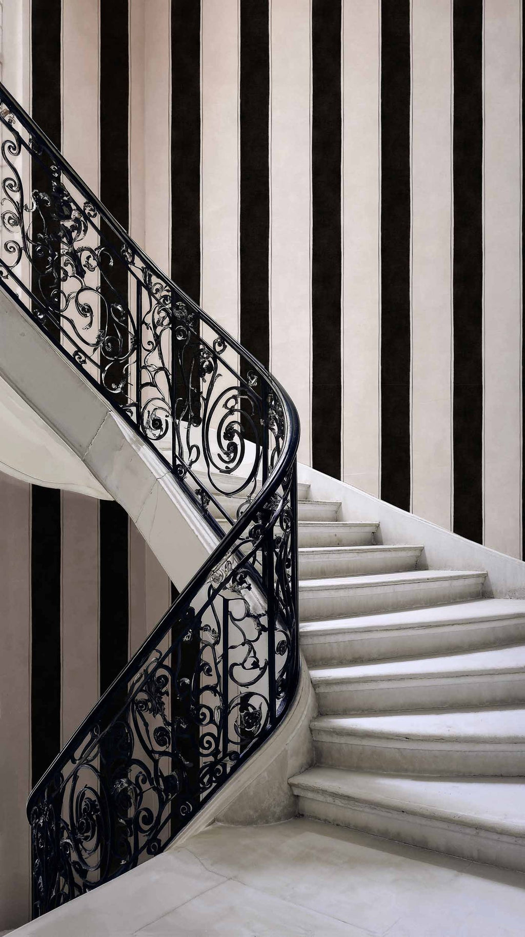 Florentine Stripe wallpaper by Coordonné in Black, styled room