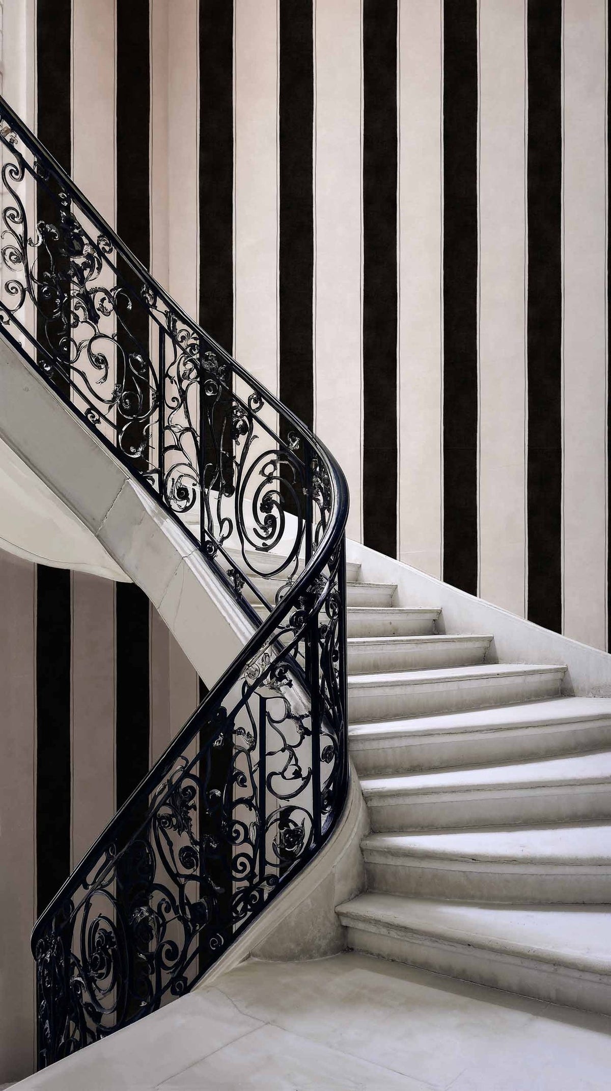 Florentine Stripe wallpaper by Coordonné in Black, styled room
