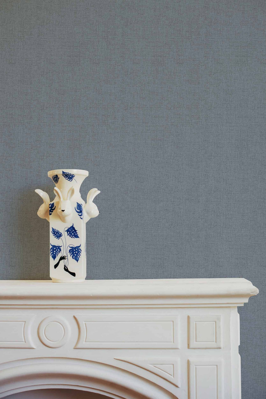 Lin wallpaper by Coordonné in Blue – Ultramarine II, styled room