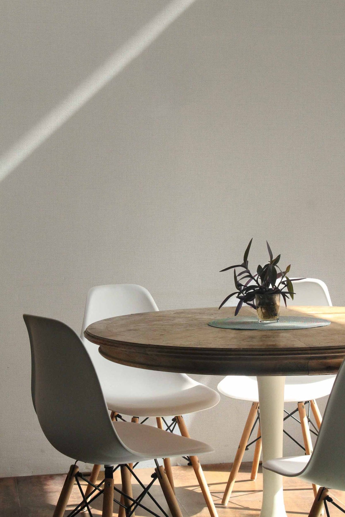 Lin wallpaper by Coordonné in White, styled room
