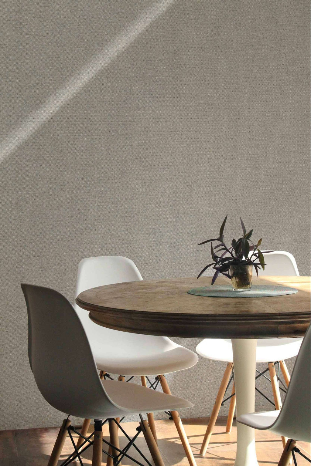 Lin wallpaper by Coordonné in Grey – Glacier II, styled room