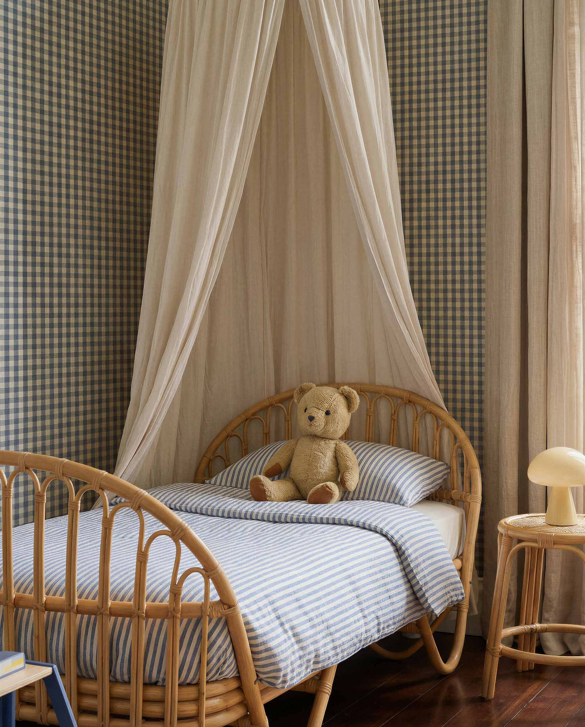 Lunch wallpaper by Coordonné in Blue – Indigo, styled room