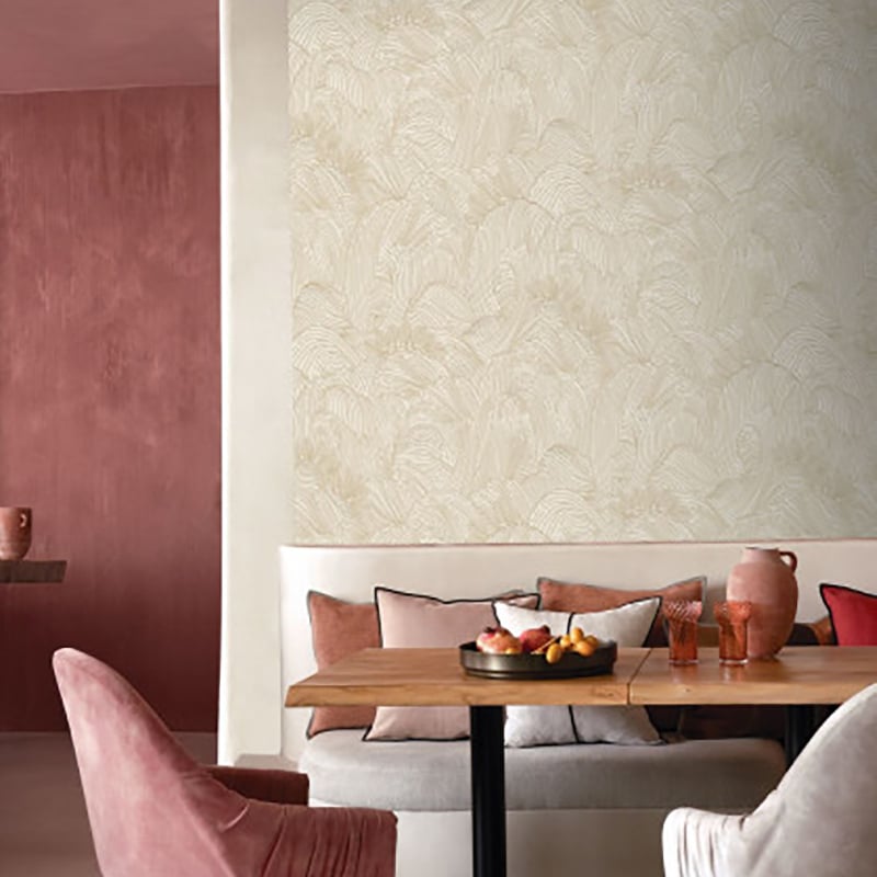 Marée haute wallpaper by Casamance in White – Gold, styled room shot