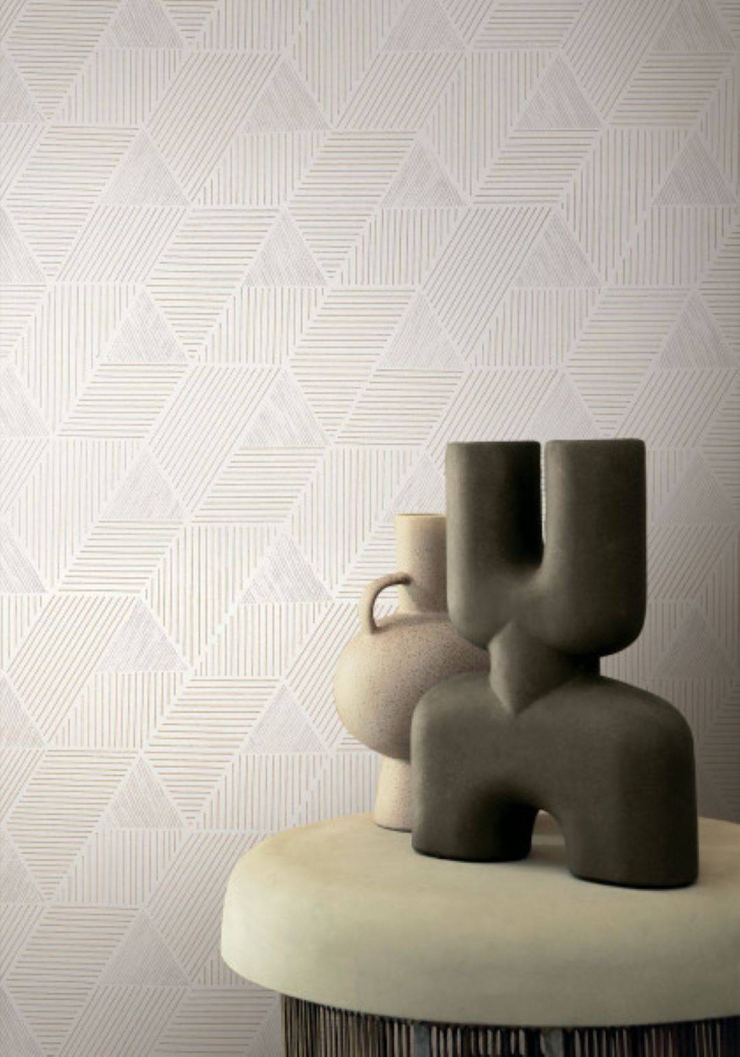 Méroé wallpaper by Casamance in White – Gold, styled room shot