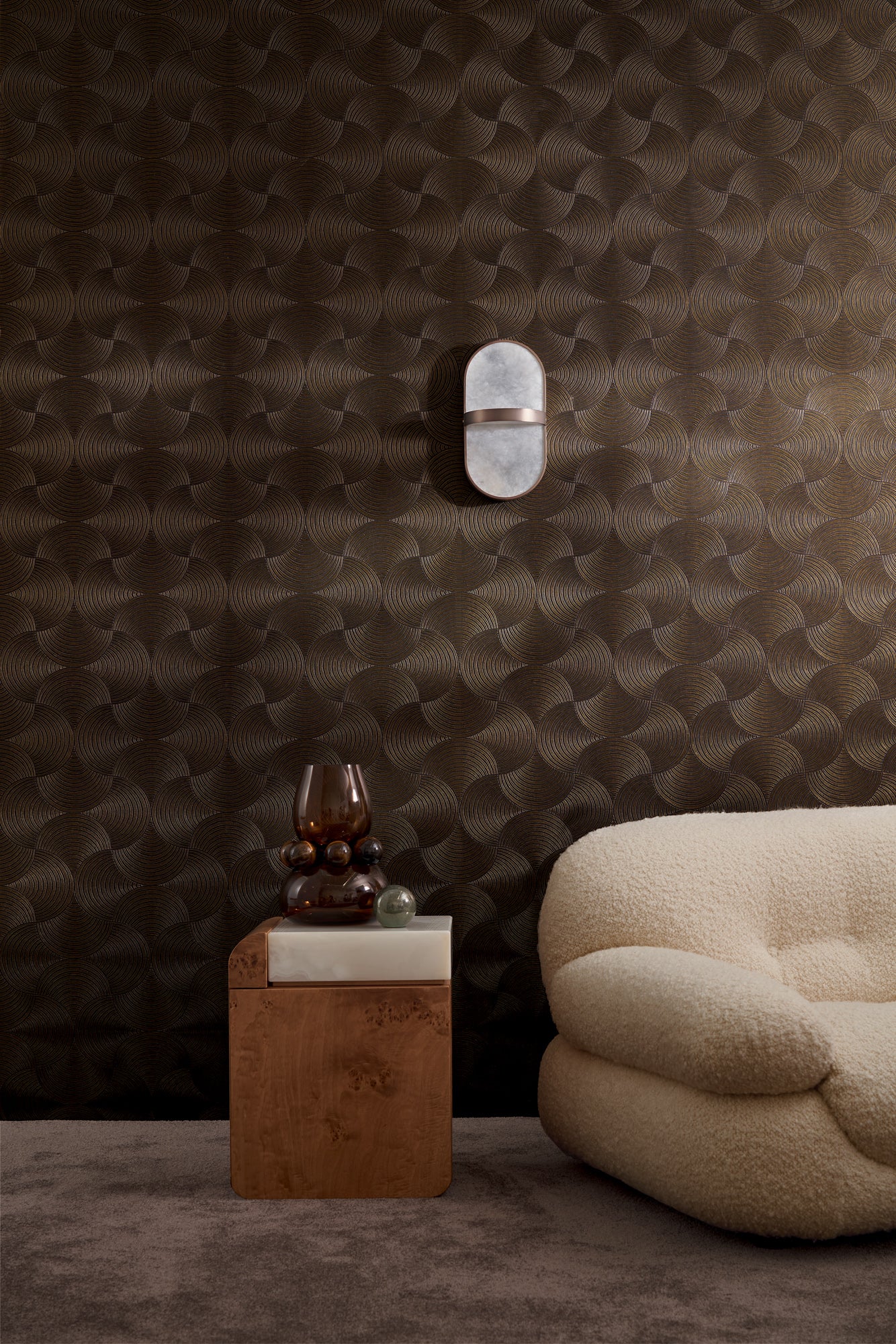 Meteore wallpaper by Casamance in Black – Gold, styled room shot
