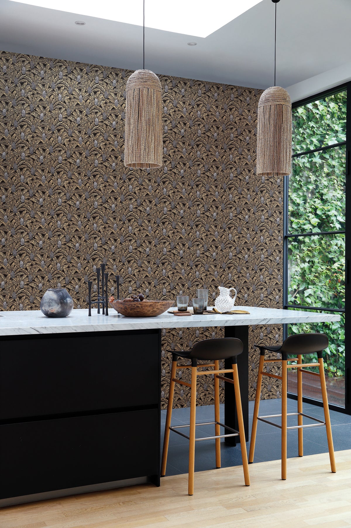 Palmeta wallpaper by Casamance in Black – Gold, styled room shot