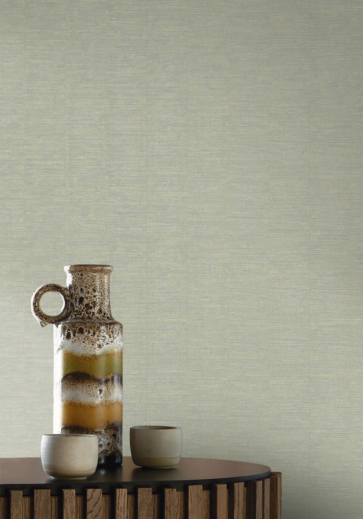Platinum wallpaper by Casamance in White – Opaline & Gold, styled room shot