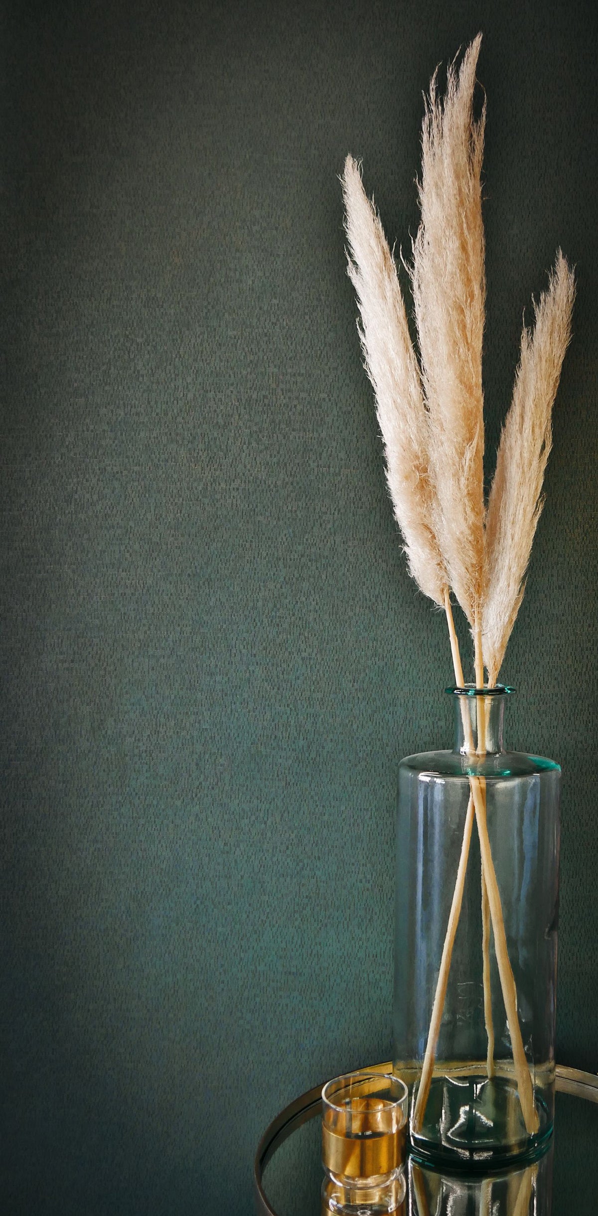 Roseau wallpaper by Casamance in Brown – Jasper, styled room shot