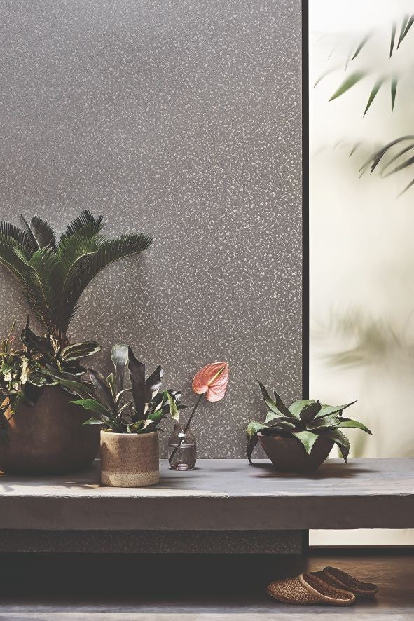 Sapo wallpaper by Romo in White, styled room shot