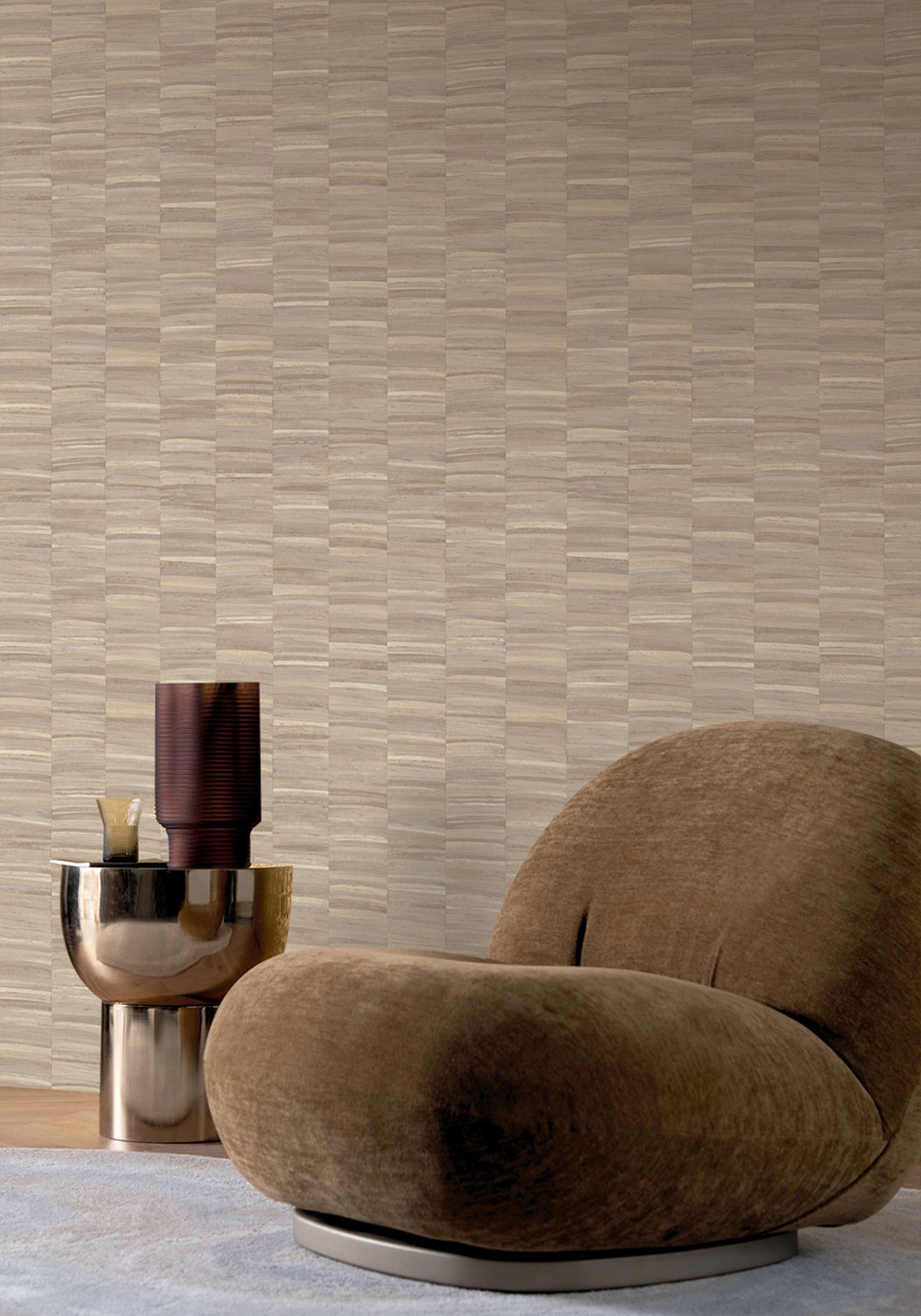 Stylosa wallpaper by Casamance in Beige – Sand, styled room shot