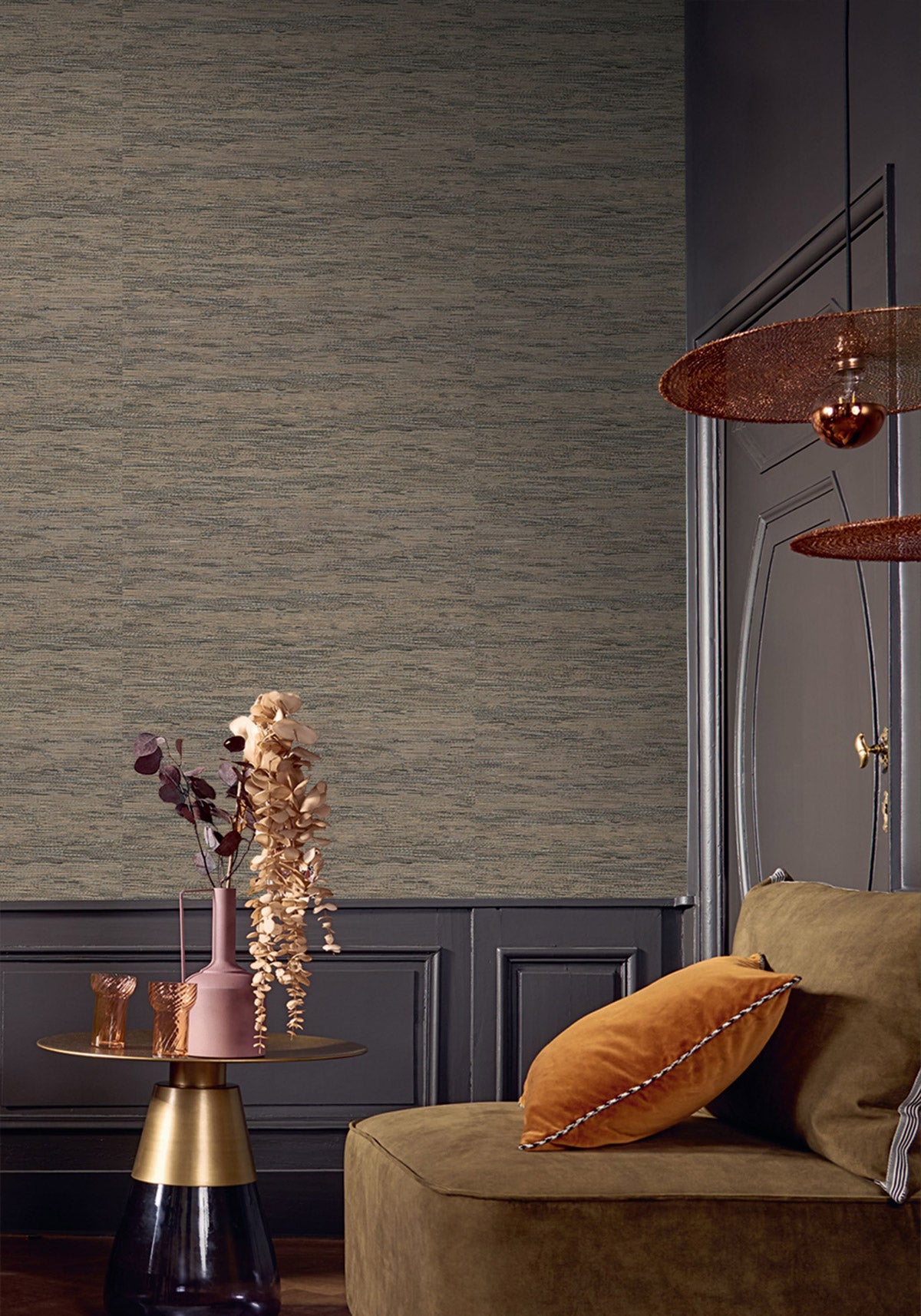 Tatami wallpaper by Casamance in Grey – Charcoal & Bronze, styled room shot